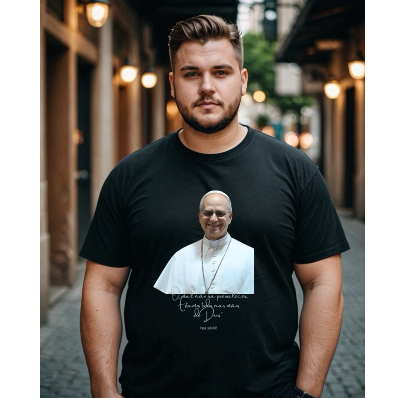 Camiseta Unissex Algodão T-shirt Papa Leão XIV - O Mal não