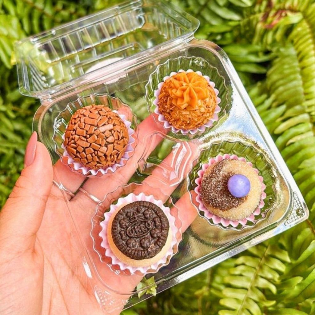 Embalagem quadrada doces brigadeiro com divisoria 4 doces 4 