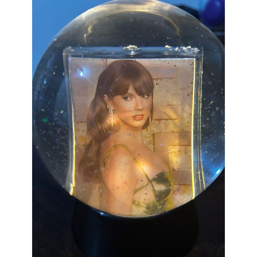 GLOBO DE NEVE PERSONALIZADO TAYLOR SWIFT MERCH PRESENTE FANBASE