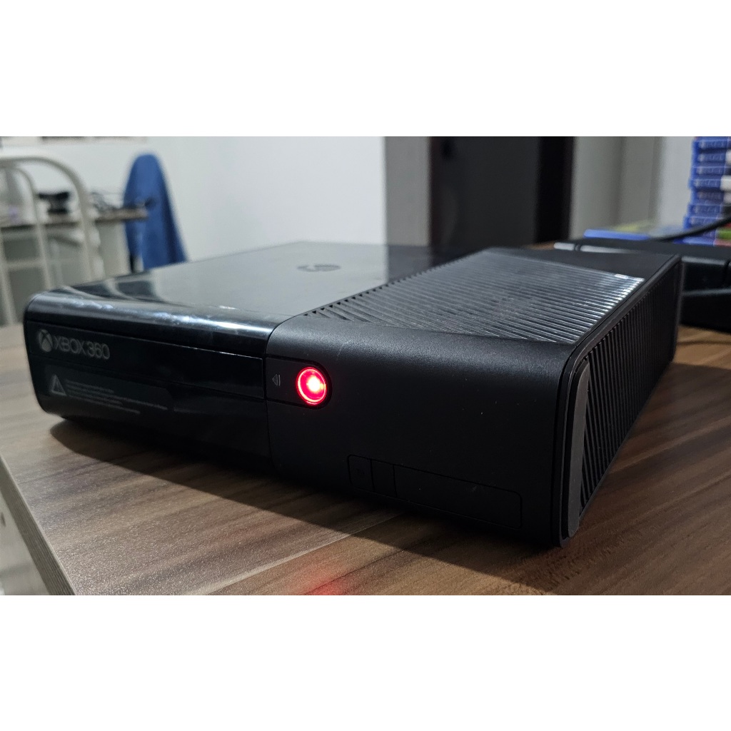 Console Xbox 360 Super Slim Com Defeito Luz Vermelha (Somente Console ...