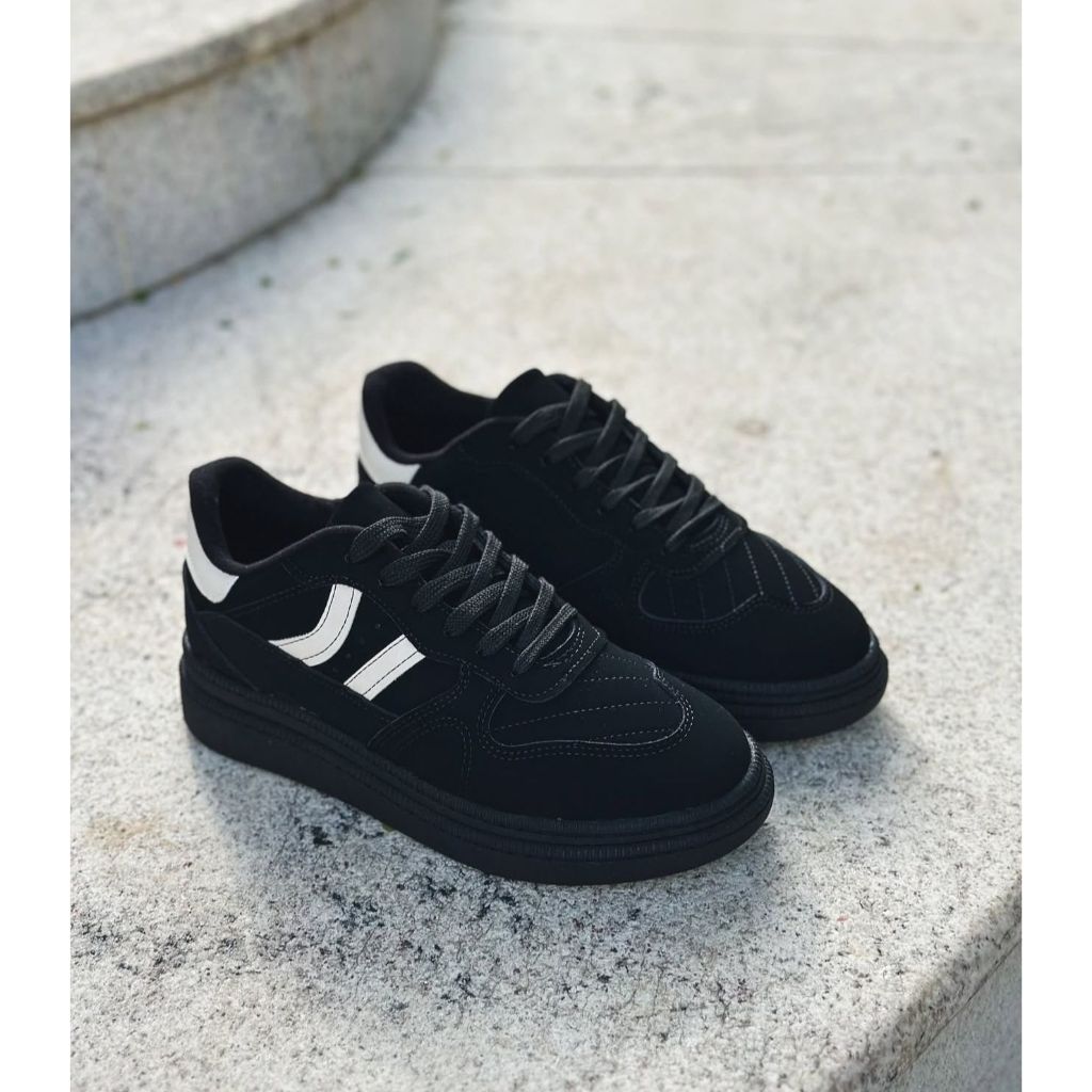 Tênis Feminino MOLECA Nobuck Tunisia Sofisticação e Versatilidade