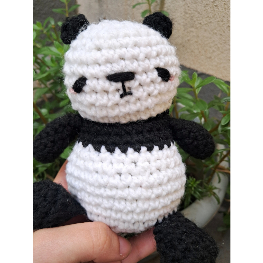 Urso panda de crochê - pelúcia - amigurumi feito a mão | Shopee Brasil