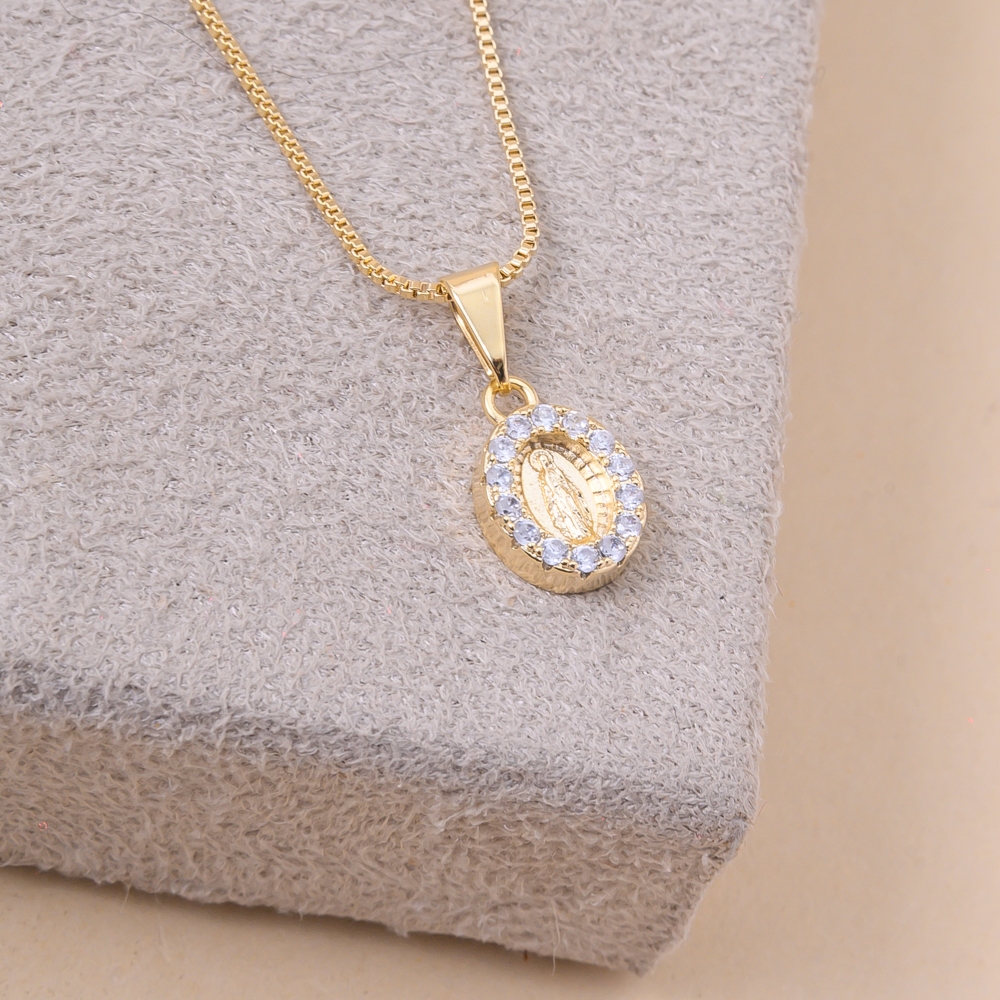Colar Mini Nossa Senhora Cravejada com Banho em Ouro 18k