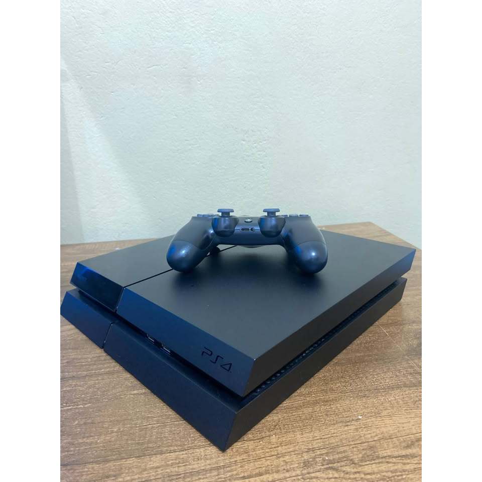Video game Ps4 500gb com dois ou um controles + jogo