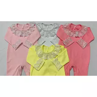 Macacão Bebê Renda Bordada Luxo com Pé Ajustável RN P
