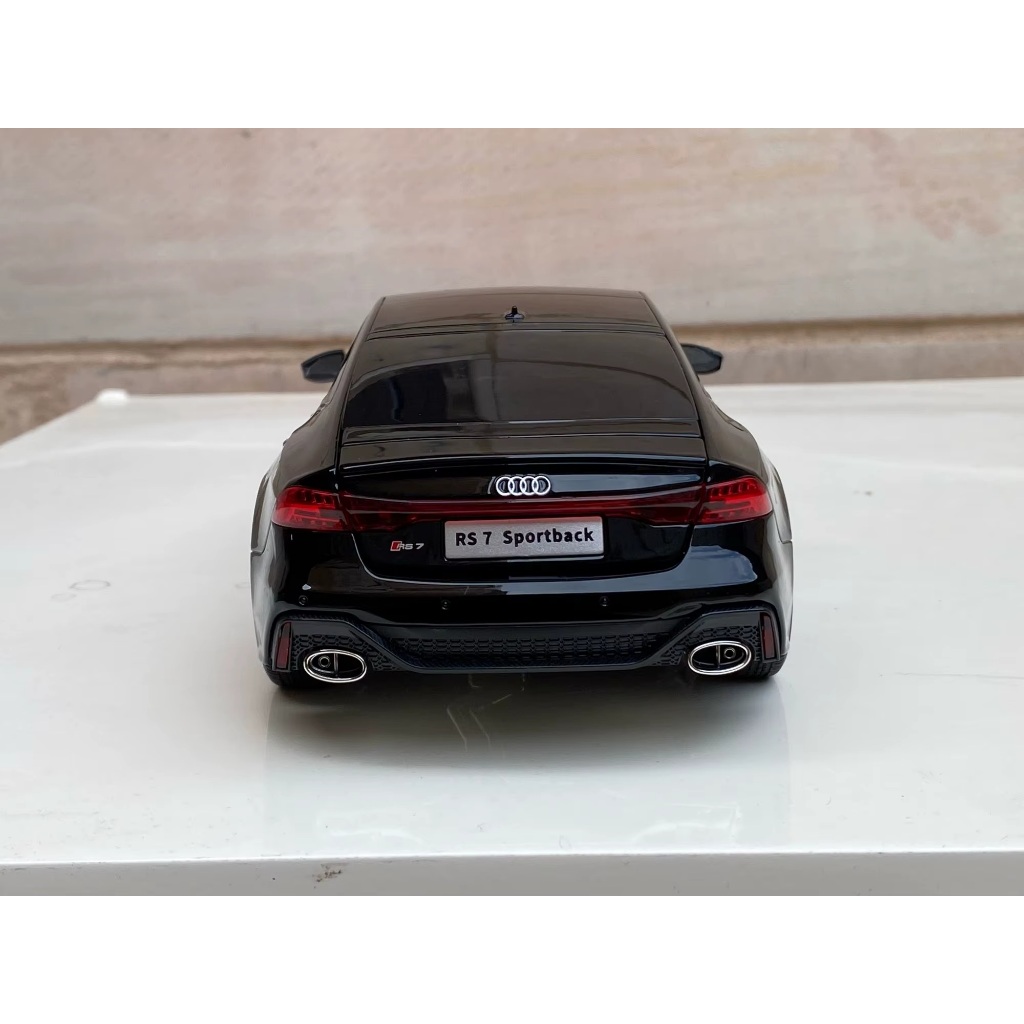 Miniatura Realista Esportivo Audi RS7 Sportback Com Controle