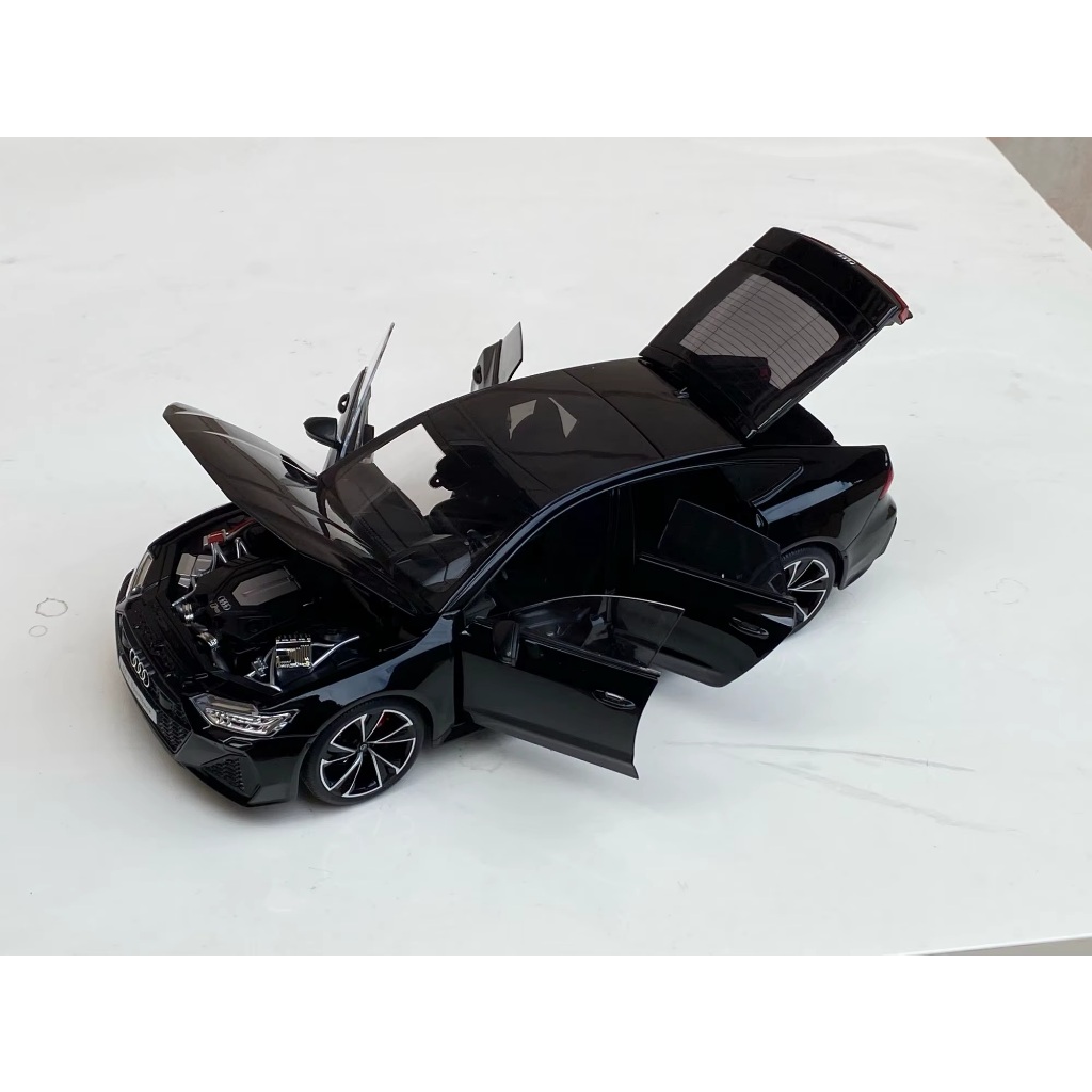 Miniatura Realista Esportivo Audi RS7 Sportback Com Controle