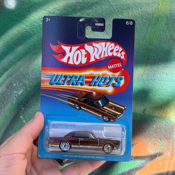 Hot Wheels ULTRA HOTS Volkswagen T1-GTR /89 Mazda Savanna RX 7/85