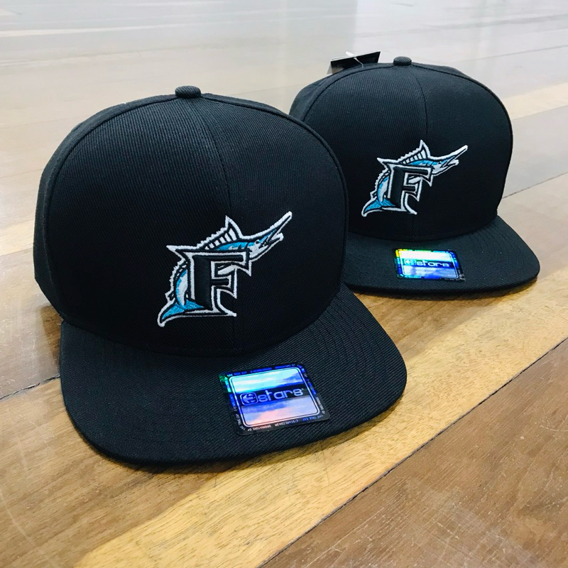 Boné Aba Reta Símbolo “F” Masculino e feminino / SnapBack/ Bordado