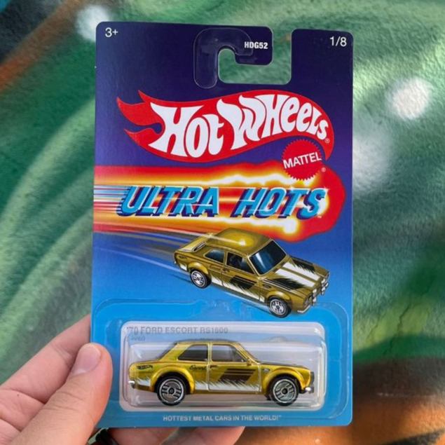 Hot Wheels ULTRA HOTS Volkswagen T1-GTR /89 Mazda Savanna RX 7/85