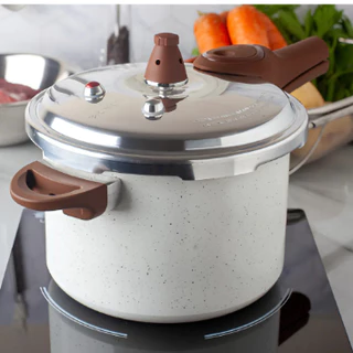 Panela de Pressão Brinox Pressure Revestimento Cerâmica 4,2L cor Vanilla Todos os Tipos de fogões
