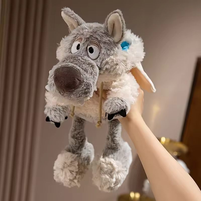 Lobo em Pele de Cordeiro Pelúcia Fofa 35cm | Shopee Brasil