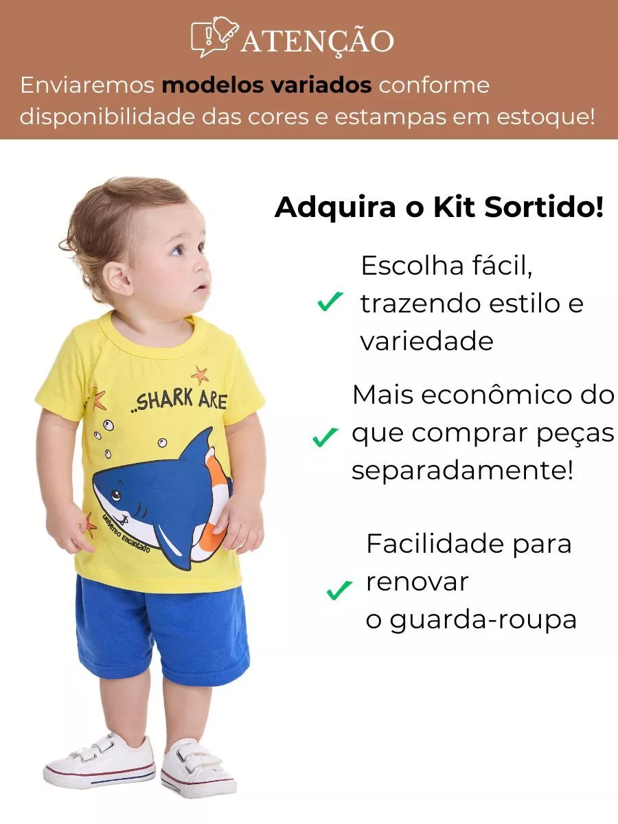 Bebê vestindo camiseta amarela com estampa de tubarão azul e bermuda azul, ao lado de texto informativo destacando as vantagens de adquirir o kit sortido de roupas infantis.
