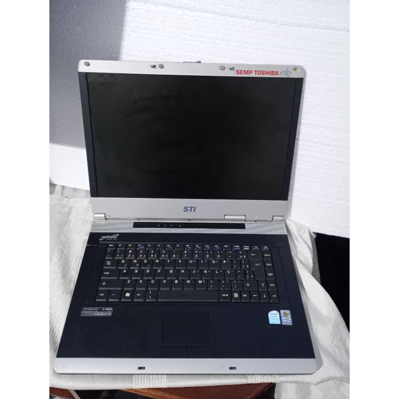 notebook STI modelo IS-1522 com defeito. | Shopee Brasil