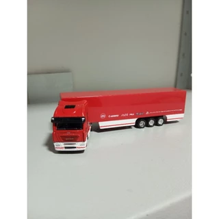 Miniatura caminhão Iveco stralis 1:87