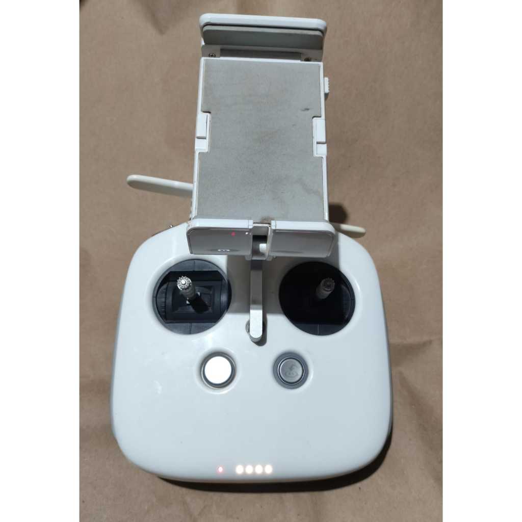 Controle remoto Phantom 4 Professional GL300F Leia adescriçâo