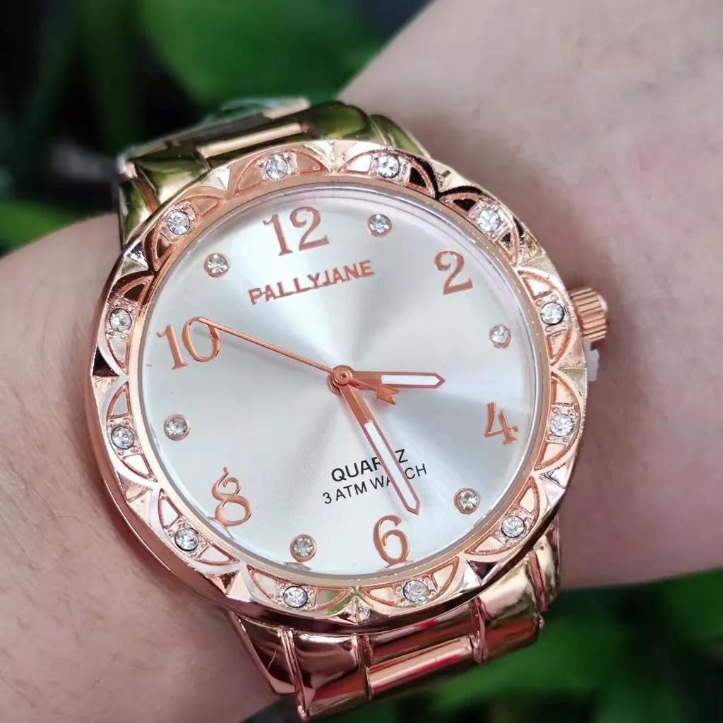 Relógio Feminino Dourado Banhado a Ouro 18K A Prova D'água Quartzo em ...