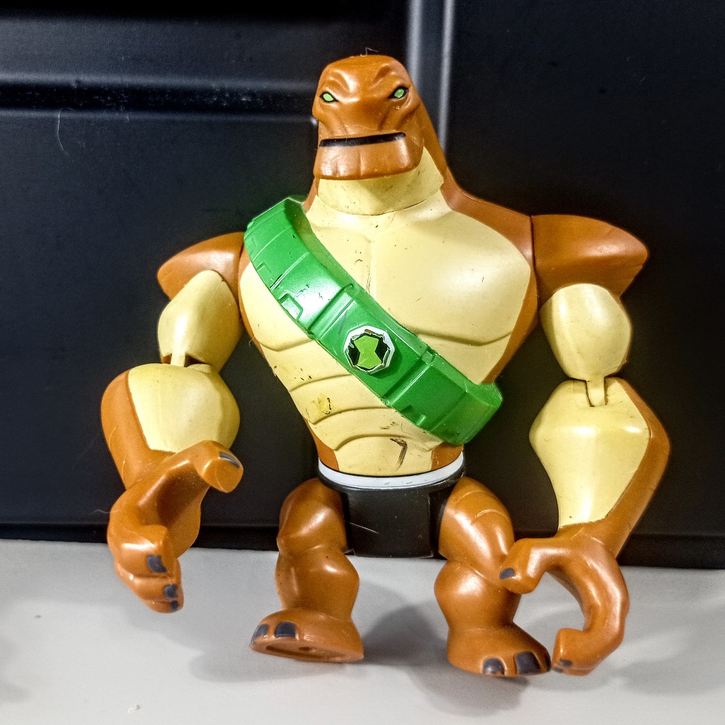 Brinquedo Ben 10 Enormossauro Omniverse | Shopee Brasil