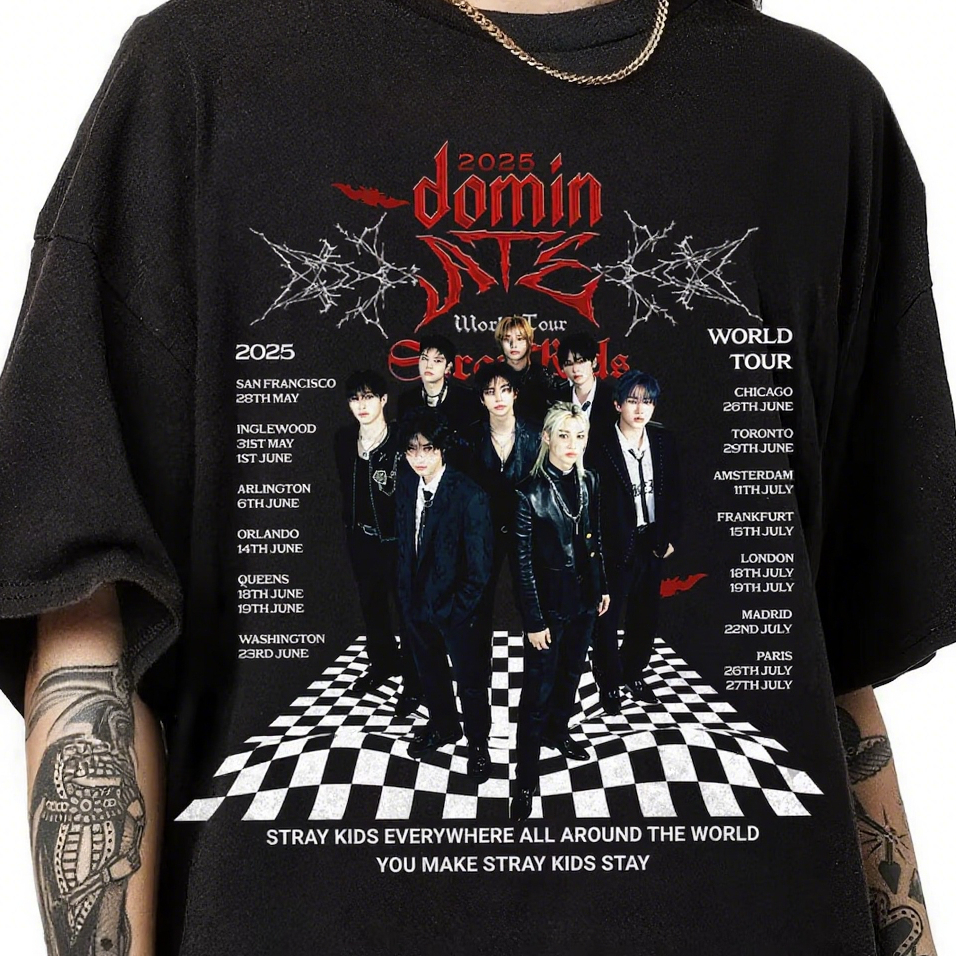 Camiseta T-shirt Unissex Kpop Stray Kids World Tour Maniac
