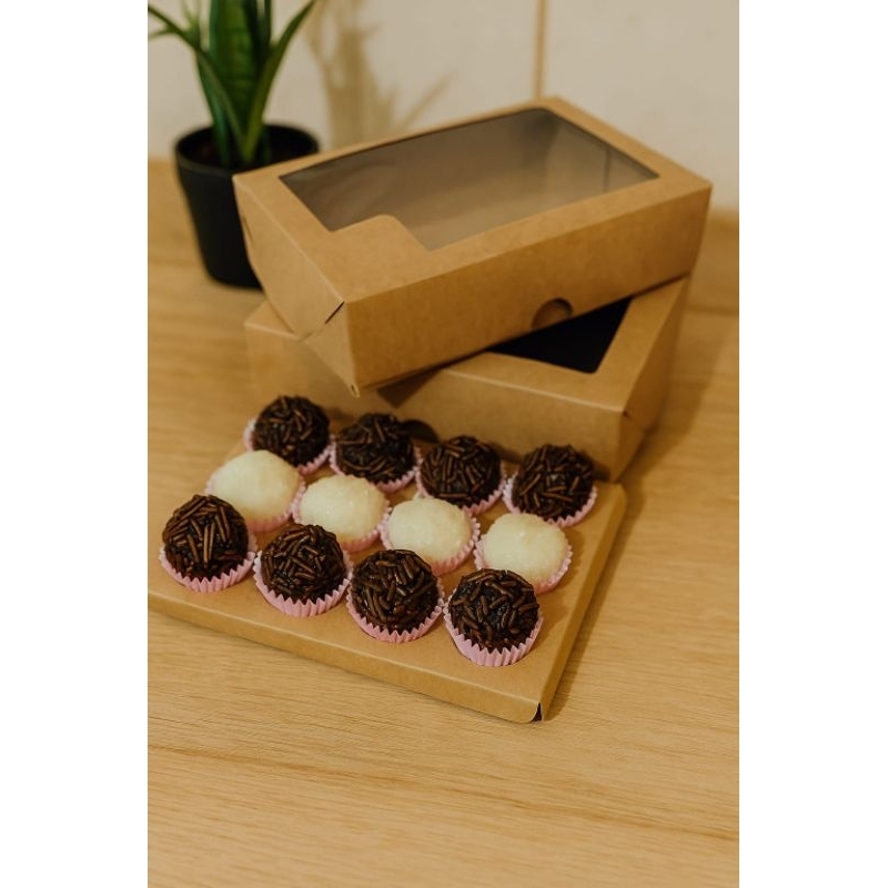 CAIXAS 12 DOCES COM BERÇO 17X12X4,5 ALTURA KRAFT COM VISOR