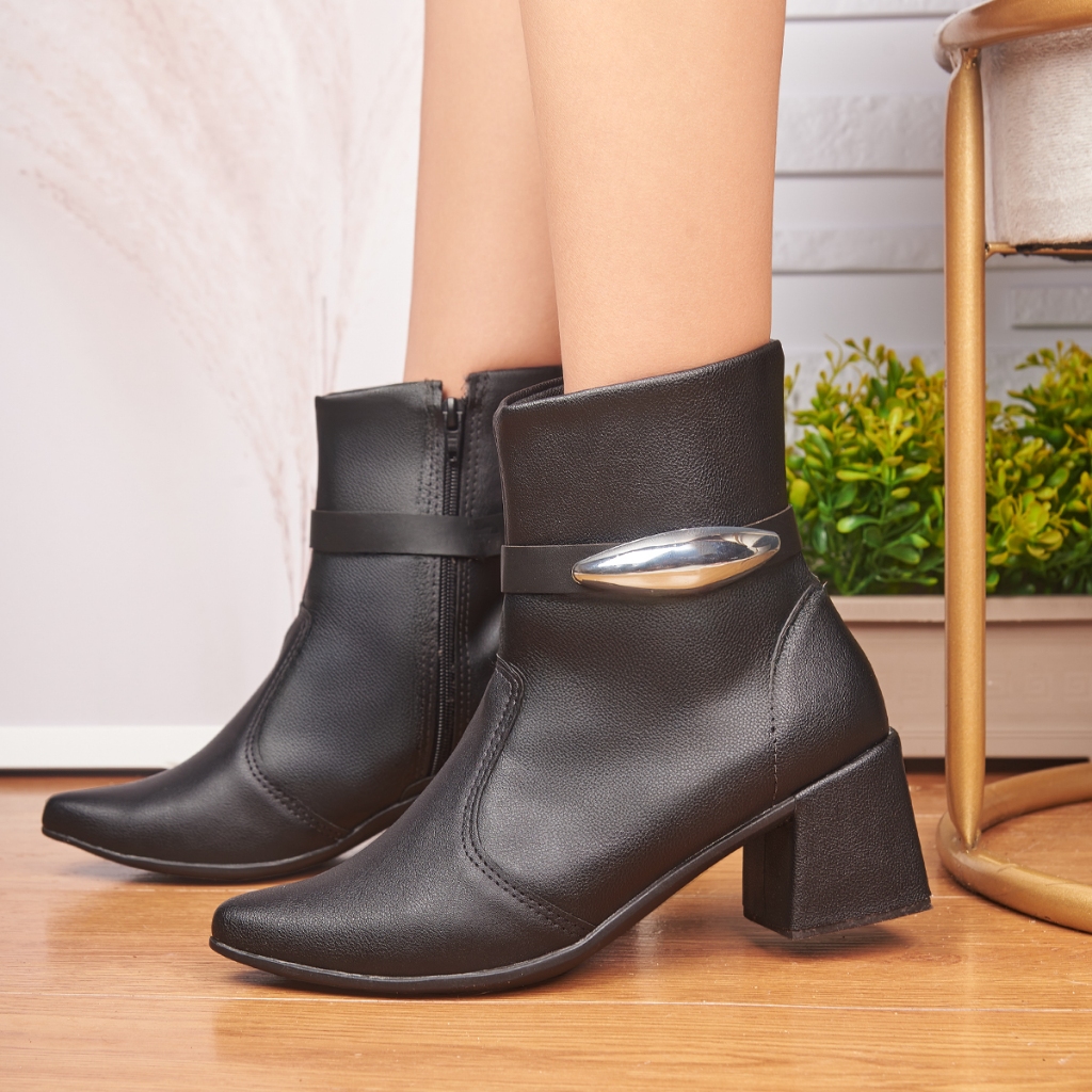 Bota Feminina Cano Curto Salto Grosso Estilo Casual com Detalhe ...