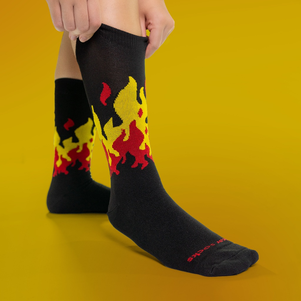 Meia Divertida Estampa Fogo Masculina Cano Médio Dryfio Confortável