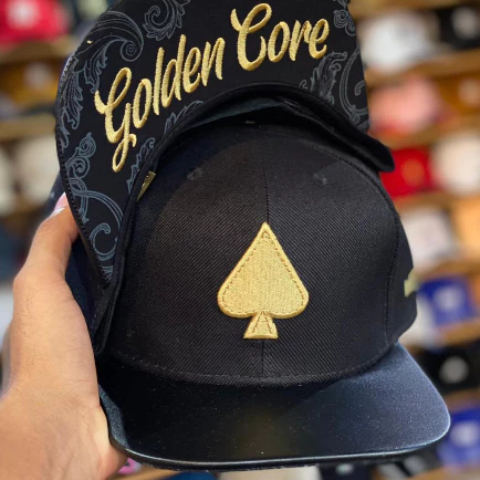 Boné MCD Golden Core Premium – Design Exclusivo com Fecho Strapback ...
