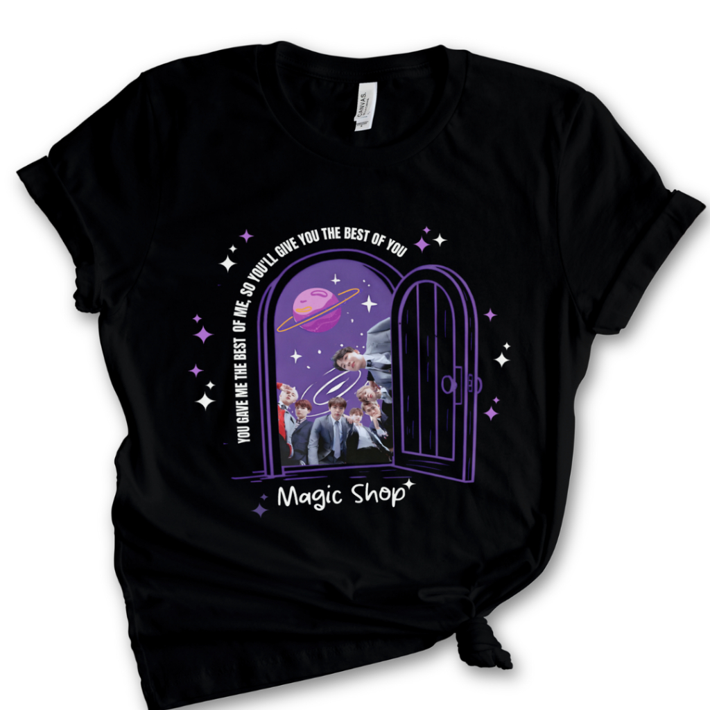 BTS SYS Magic Shop グッズ Camiseta K-Pop BTS Magic Shop – Algodão 100% – Estampa Exclusiva