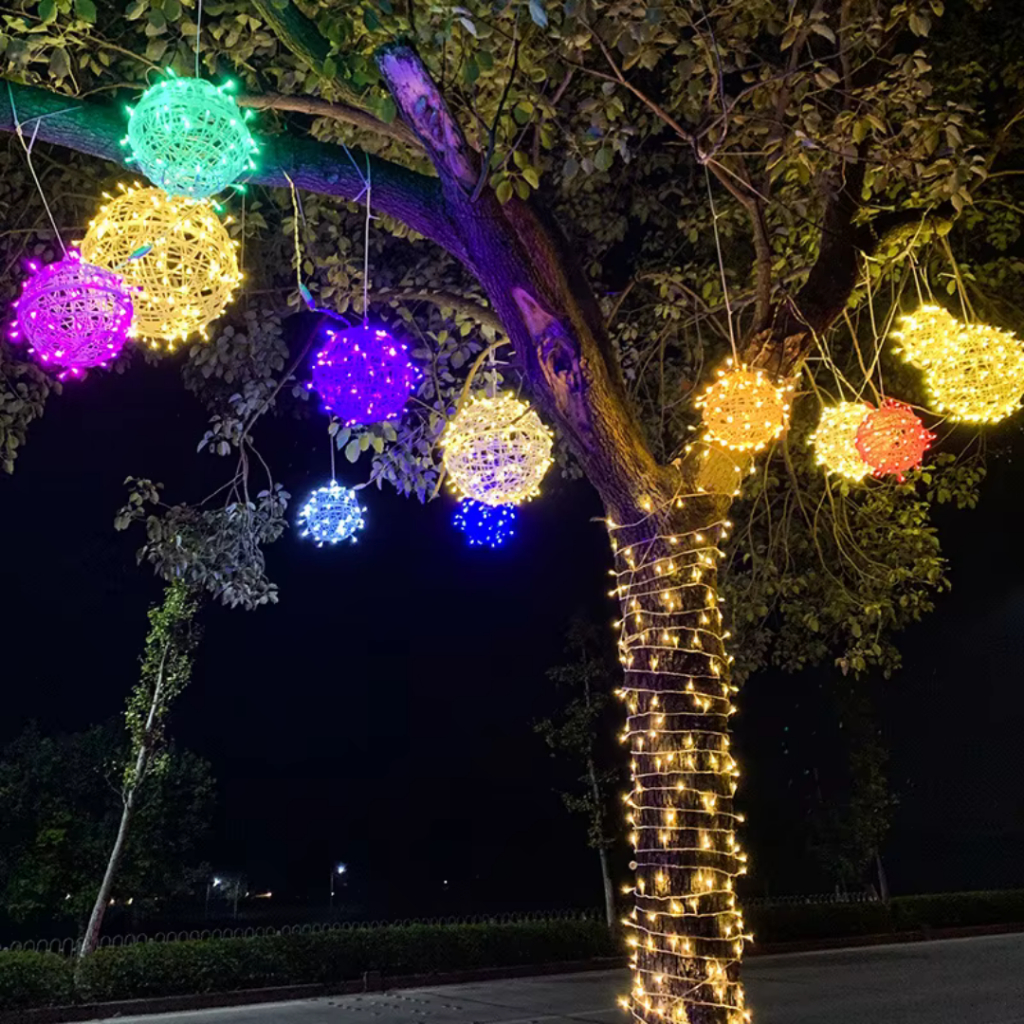 Bola Vazada 80 Leds Com Strobo 20cm Decoração Natal Casamento Árvore Prova D'água
