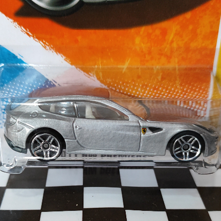 HOT WHEELS - 2011 HW PREMIERE FERRARI FF