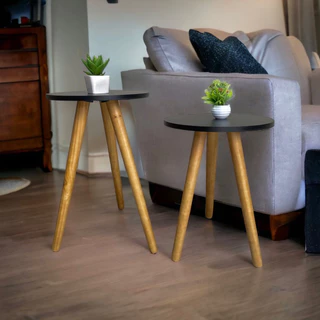 Conjunto 2 Mesas OU Mesinhas De Canto Com Tamanhos Diferentes E Apoio De Sofá Sala Quarto Decoração Tripé Porta Quadros E Objetos Retrô