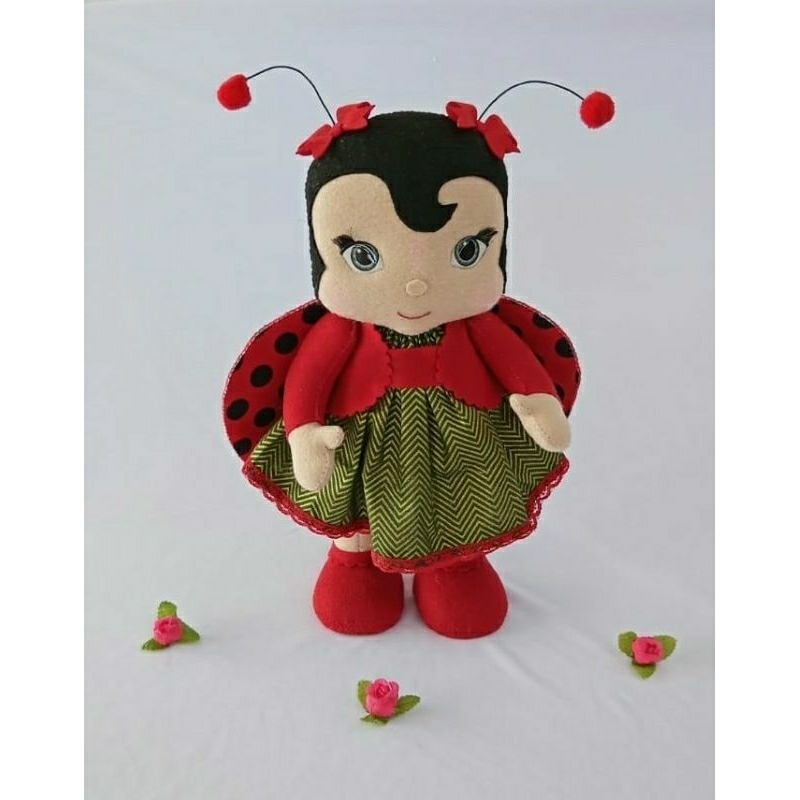 Boneca joaninha em feltro | Shopee Brasil