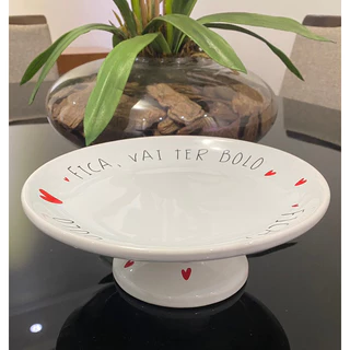 Boleira Prato de Bolo “Fica Vai ter Bolo” Cerâmica Coração Média 22cm