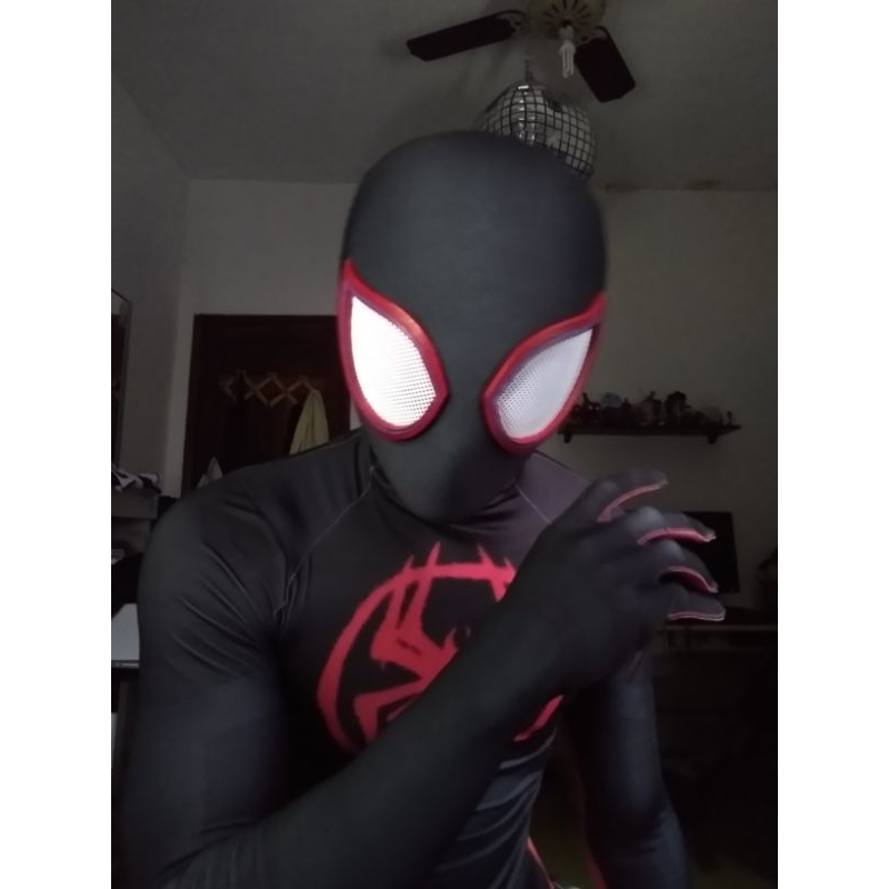 Cosplay homem aranha Miles Morales filme 2