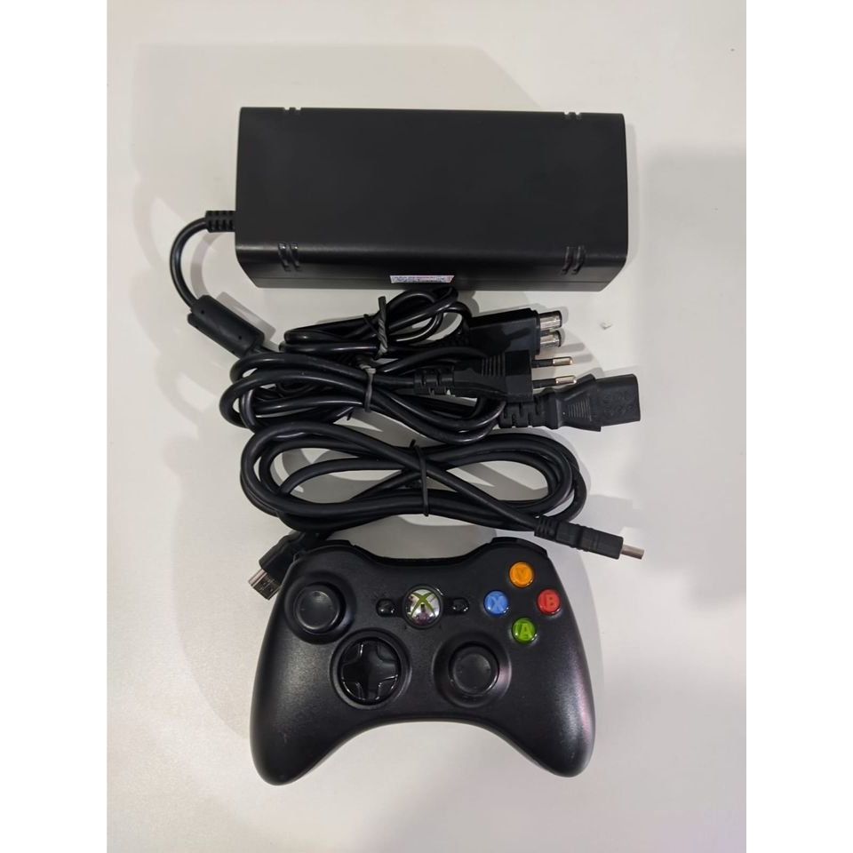 Console Xbox 360 Slim 500GB - Desbloqueio RGH - controle original