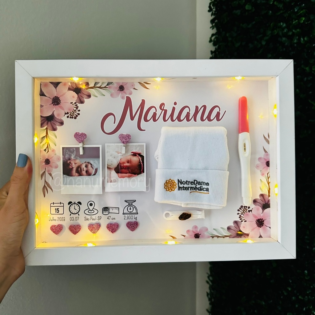 Quadro Luminaria Lembranças e Objetos do Bebê - Tema Floral (Pode modificar o tema)