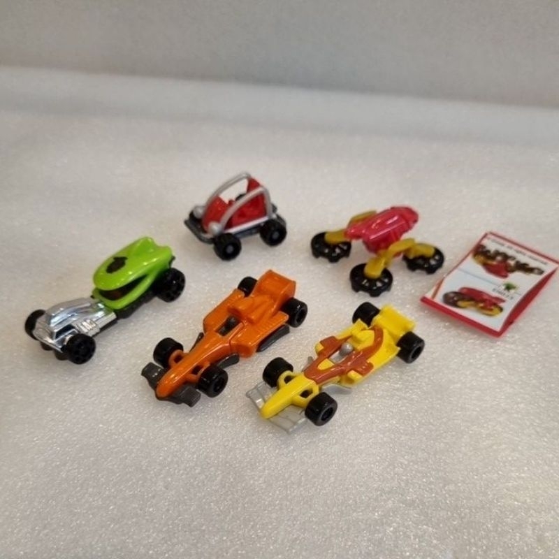 Lote de carrinhos kinder ovo