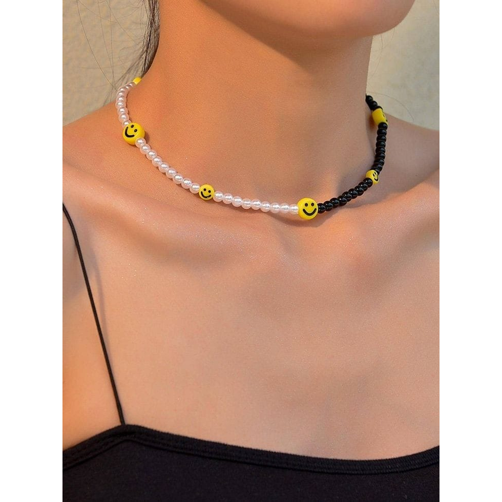 Colar/Gargantilha Choker de Miçanga com Carinha Smile Emoji, Ying