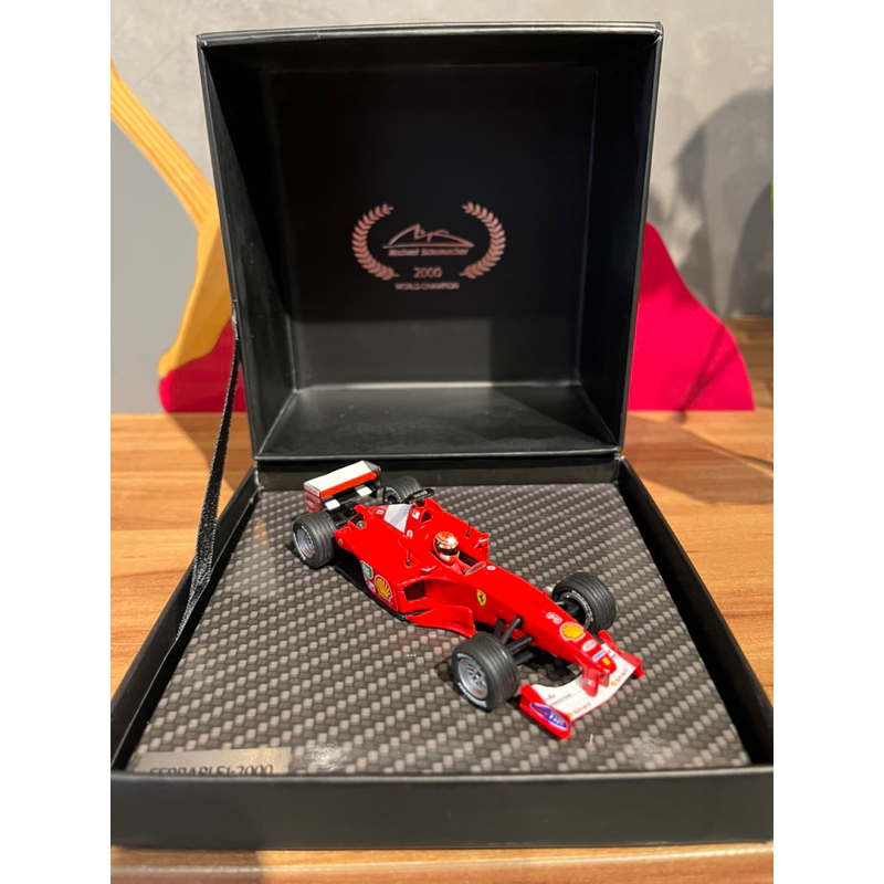 Ferrari 2001 Constructors' Champions - 2x Formule 1, Pilotés par Schumacher et Barrichello - Hot Wheels - 1/43ème