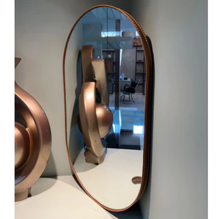 Espelho Decorativo Adnet Oval Orgânico 60x35 cm Moldura Couro + Pendurador