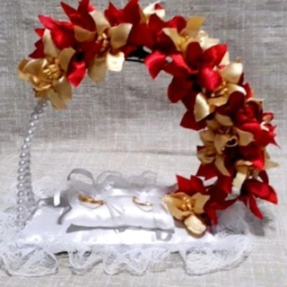 Porta Alianças Flor de Lirios para Casamento Religioso Civil e Noivado.