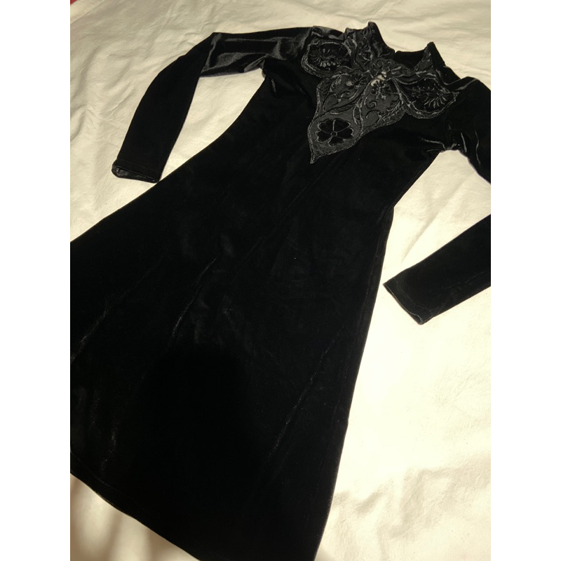 Vestido gótico preto veludo com renda | PP | Brecho Aranda