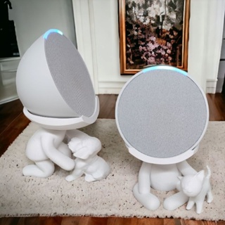 Suporte Alexa Echo POP. Tema Robert Plant Violão, Gato, cachorro, família entre outros - Presente, decoração criativa, música, som, stand de mesa Amazon