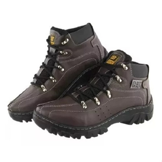 Bota Masculina Em Couro Caterpillar Reforçada E Impermeável