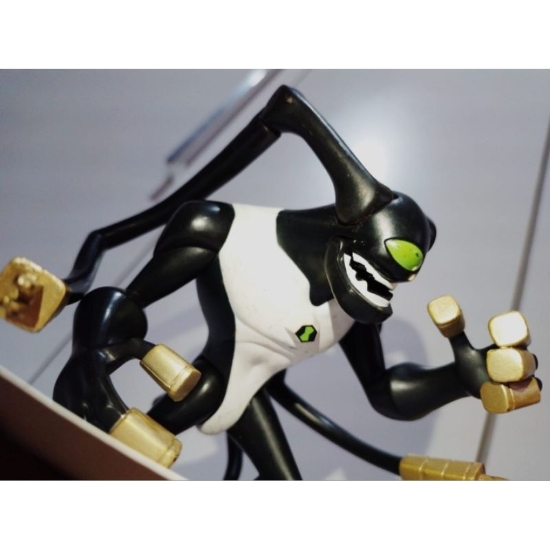 Boneco Ben 10 Omniverse Feedback DNA Alien Heroes Bandai | Shopee Brasil