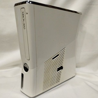 Microsoft Xbox 360 Slim 4gb Standard Cor Matte Black + 1 Jogo em Promoção  na Americanas