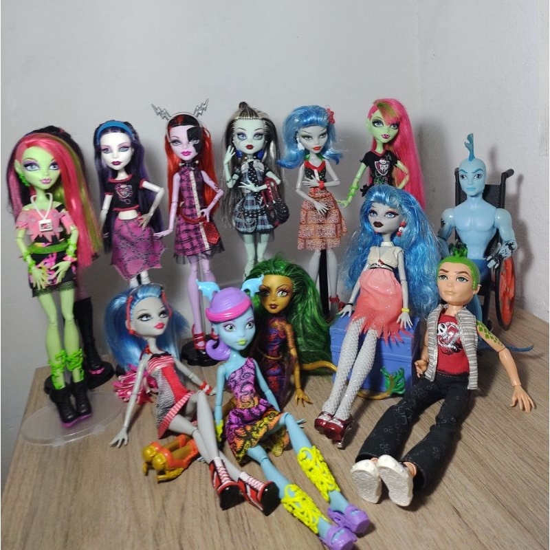 Boneca Monster High Freaky Fusion Frankie Stein Mattel com o