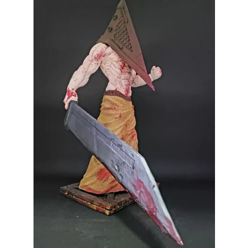 Incrível escultura do Pyramid Head do Silent Hill