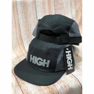 Boné Five Panel High Unisex Reto e Curva - Corre Que Ta Baratinho