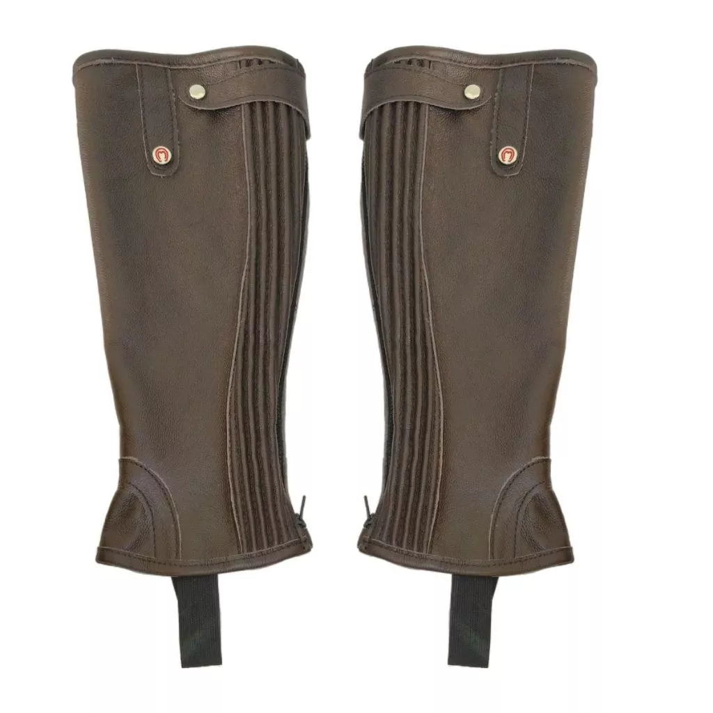 Perneira Sanfonada Marrom ou Preta: Resistência e Estilo para o Seu Cavalo